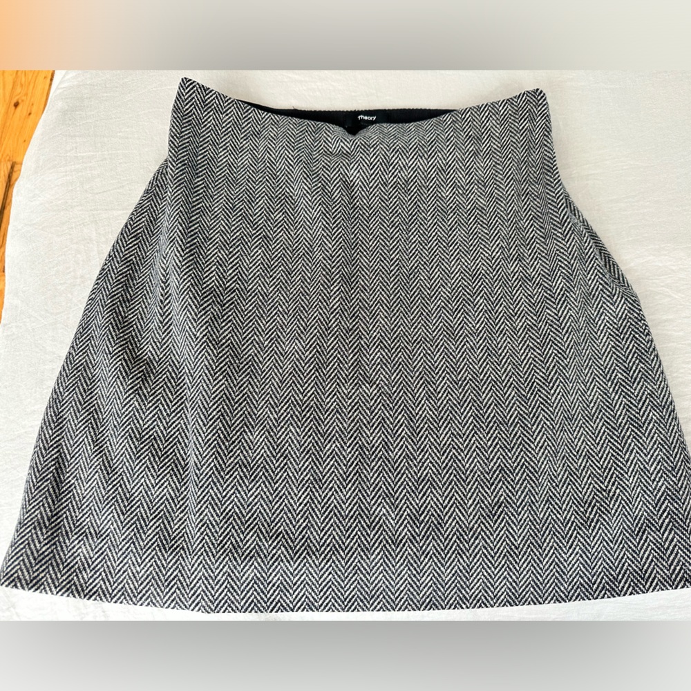 Theory gray Mini Skirt Size 4 wool blend skirt grey skirt